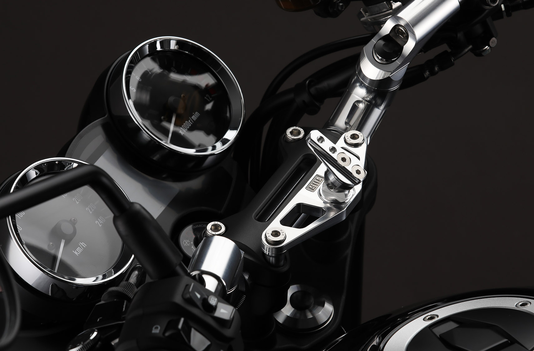 AELLA Navigation / Smart Phone Stay for Kawasaki Z900RS / Cafe AELLA Navigation / Smart Phone Stay for Kawasaki Z900RS / Cafe